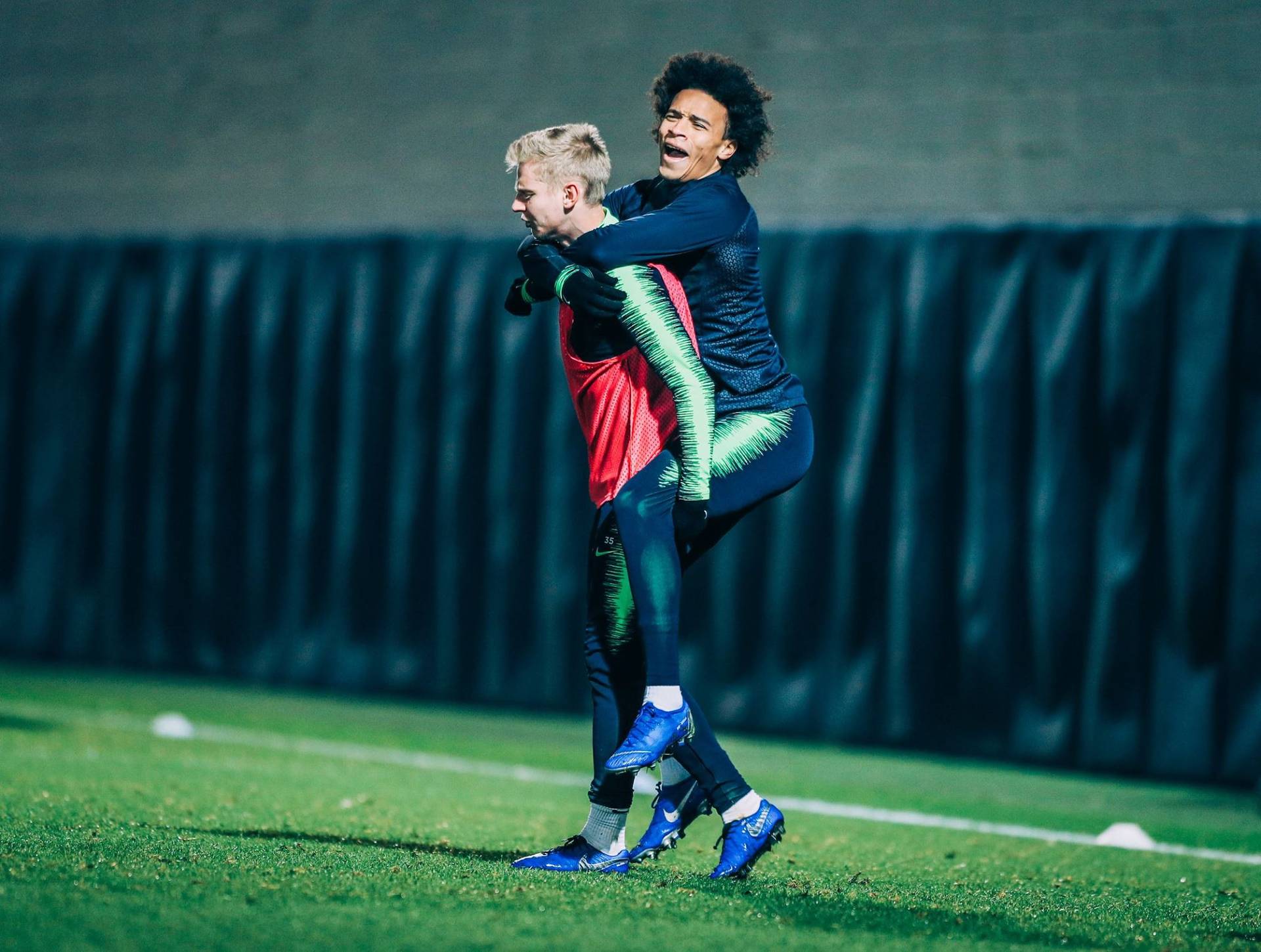 Болельщики «Манчестер Сити» хотят, чтобы Зинченко больше играл