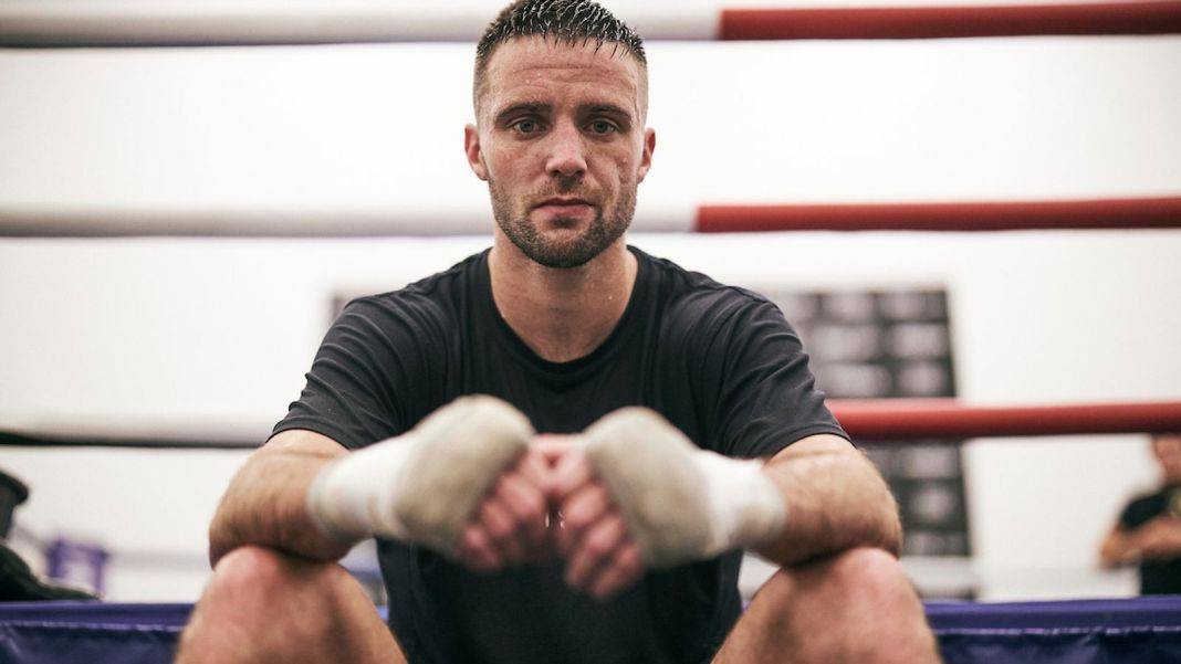 Абсолютний чемпіон засвітився з величезним фінгалом. Тейлор не став викручуватися - прилетіло під час спарингу