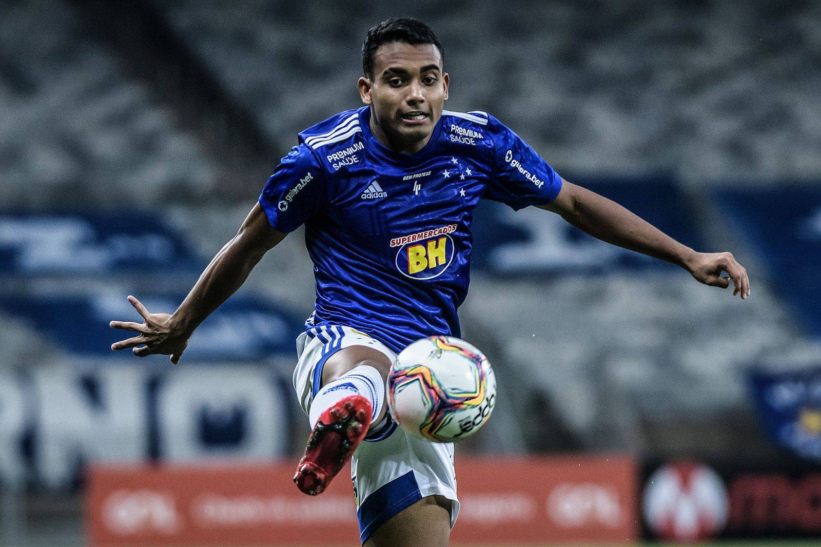 « Динамо » цікавилося бразильським півзахисником