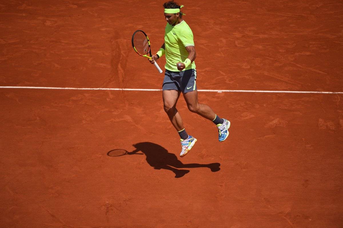 Надаль, не включая полных оборотов, шагнул в третий круг Roland Garros. Видеообзор