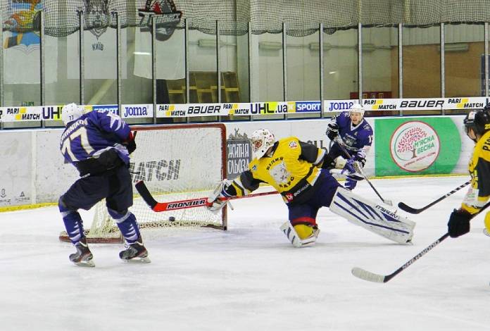 Вратарь «Белого Барса» отдал две голевые передачи в матче против «Ледяных Волков»