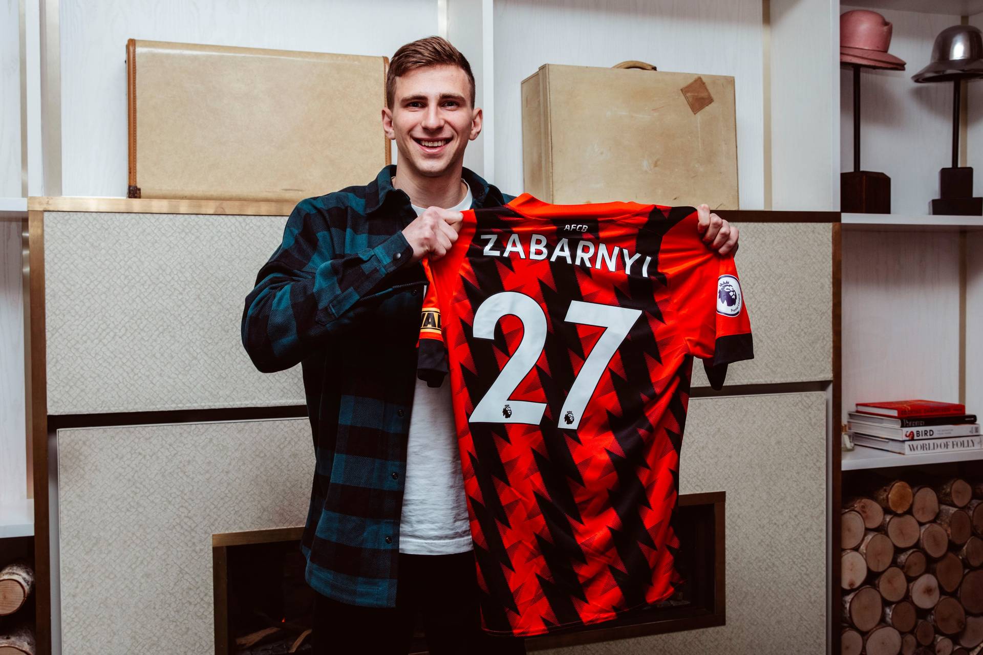 Забарний вибрав 27 номер в «Борнмуті»