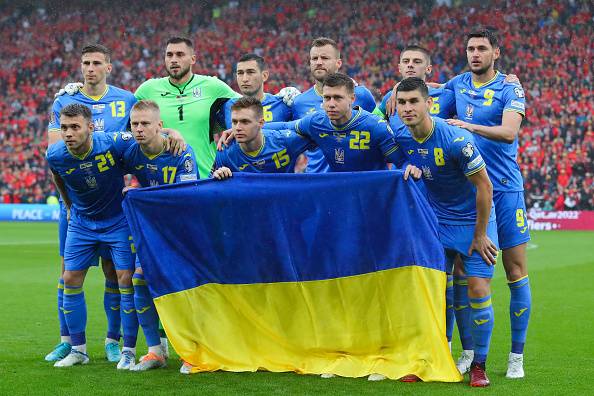 Известный британский комментатор: «Боже мой, как Украина так хорошо сыграла в обоих матчах?»