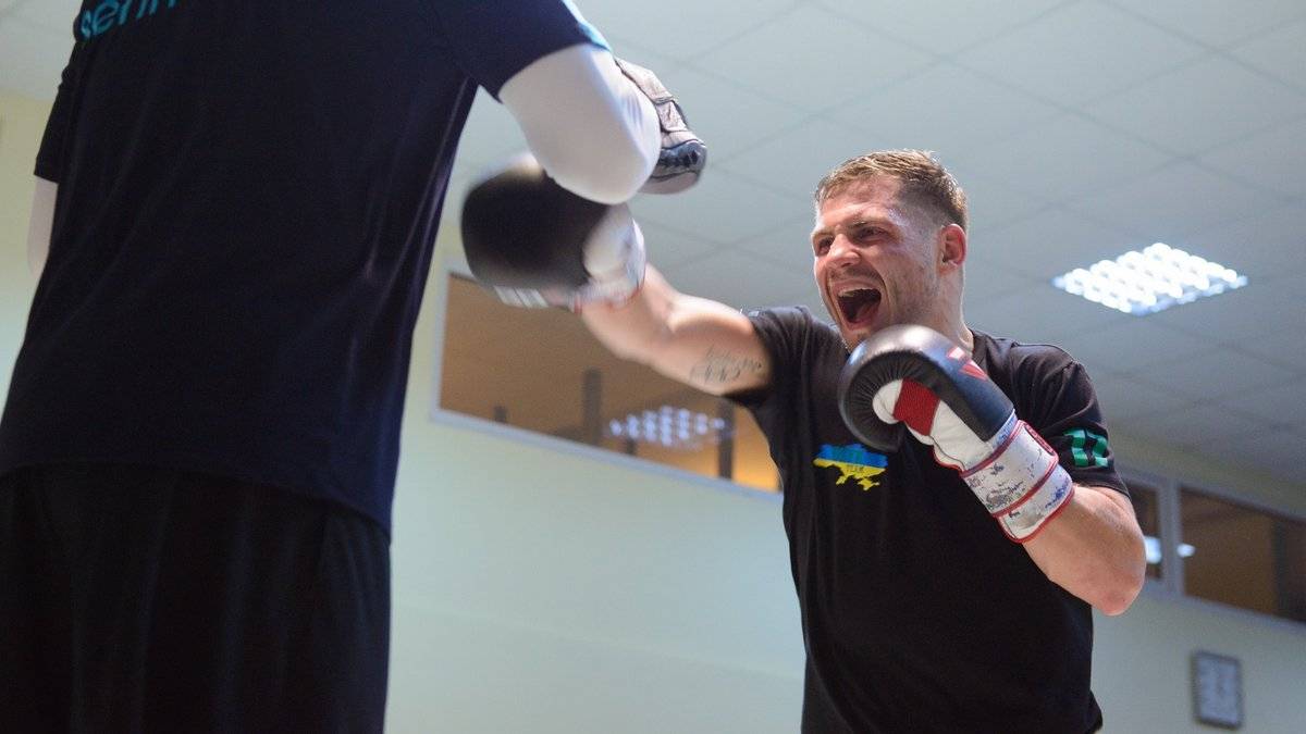 Беринчик: « Побачив Ломаченко на чемпіонаті України, коли він виносив усіх, ніхто не міг по ньому потрапити »