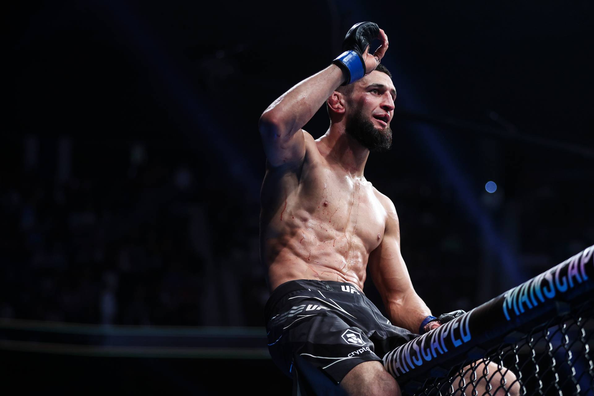 Чимаева не выпускают из россии. У звезды UFC и друга кадырова в санкт-петербурге изъяли паспорт