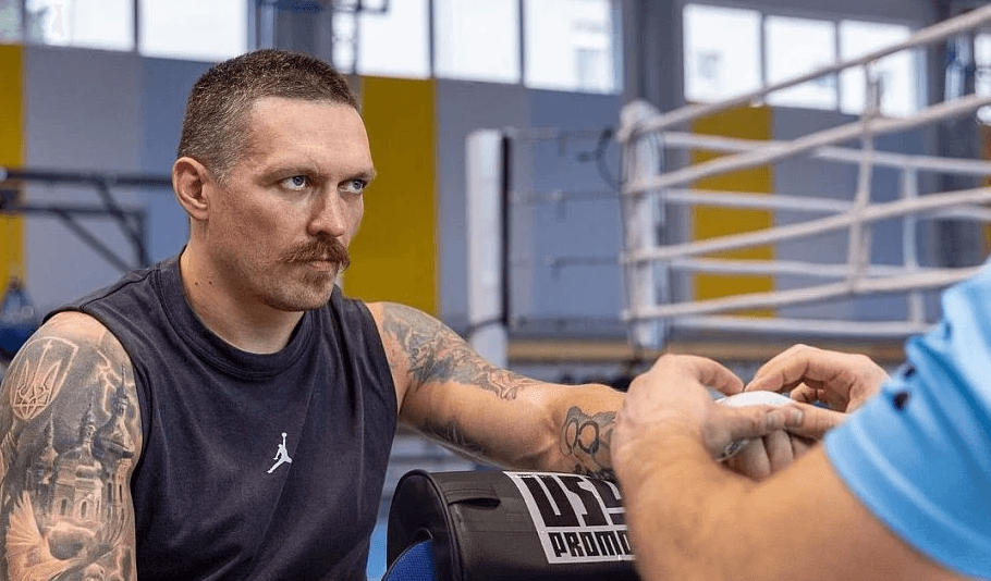 «Без боксу вже не можна». Усик записав мотиваційне відео 