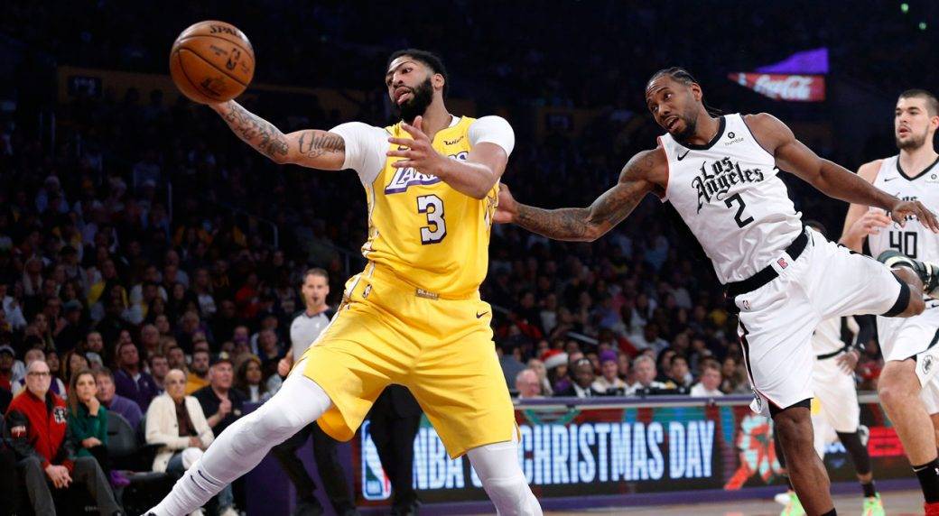 НБА опубликовала подборку невероятных попаданий, которые не были засчитаны