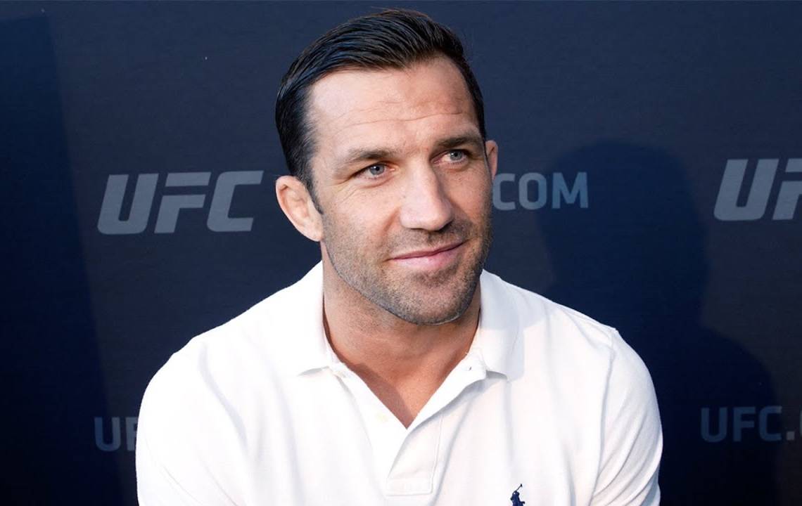 У Bellator почали переговори про підписання Рокхолда