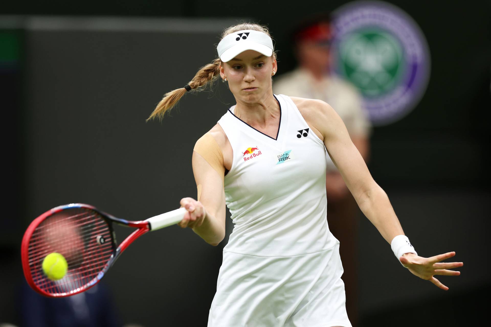Действующая чемпионка Wimbledon начала защиту титула с волевой победы над Роджерс