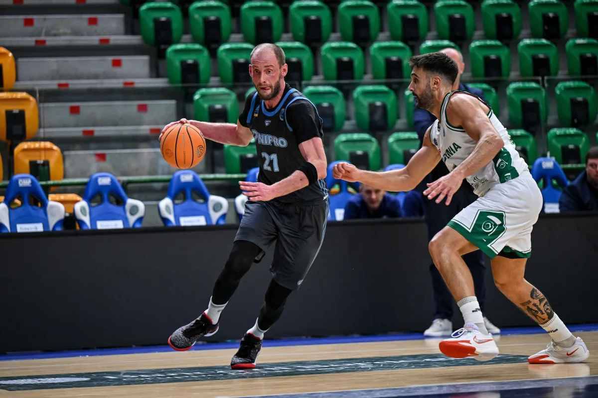 Відомо, яке місце посідає Дніпро у групі Кубка Європи FIBA після поразки від Сассарі
