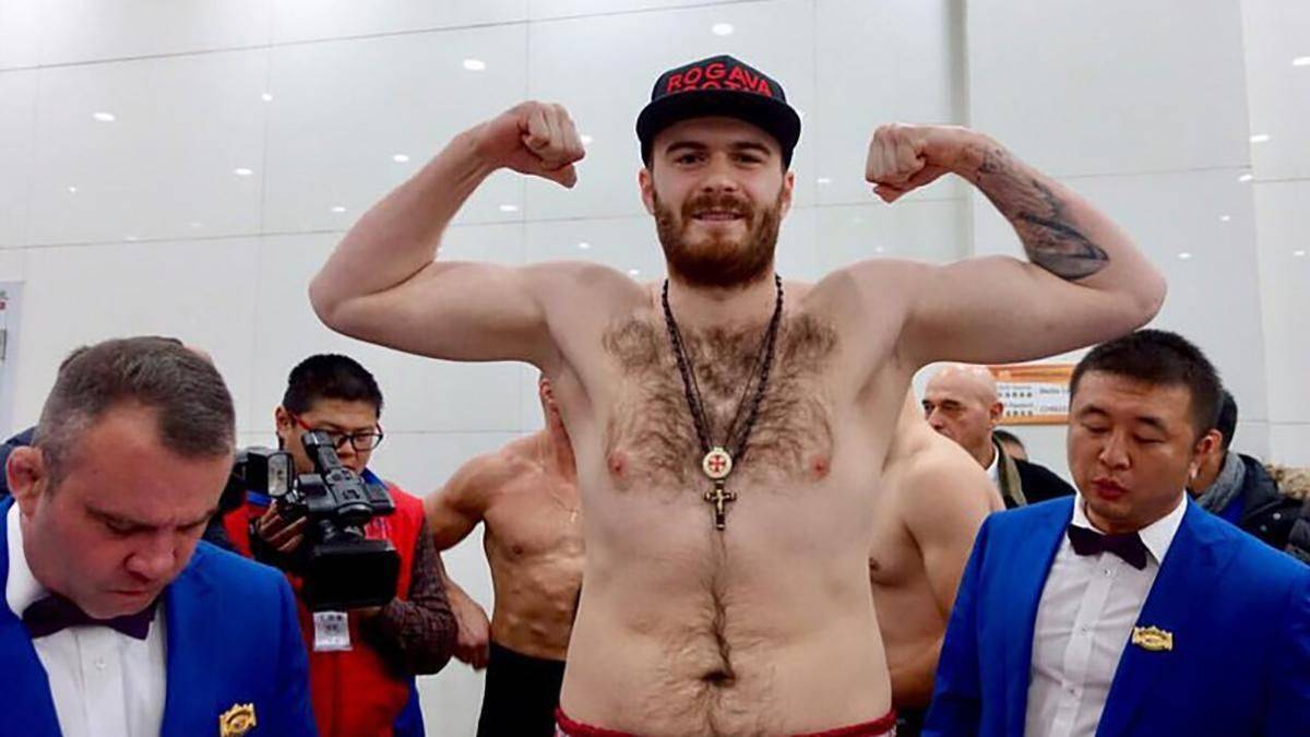 Рогава у складному поєдинку переміг Флореса та став чемпіоном США