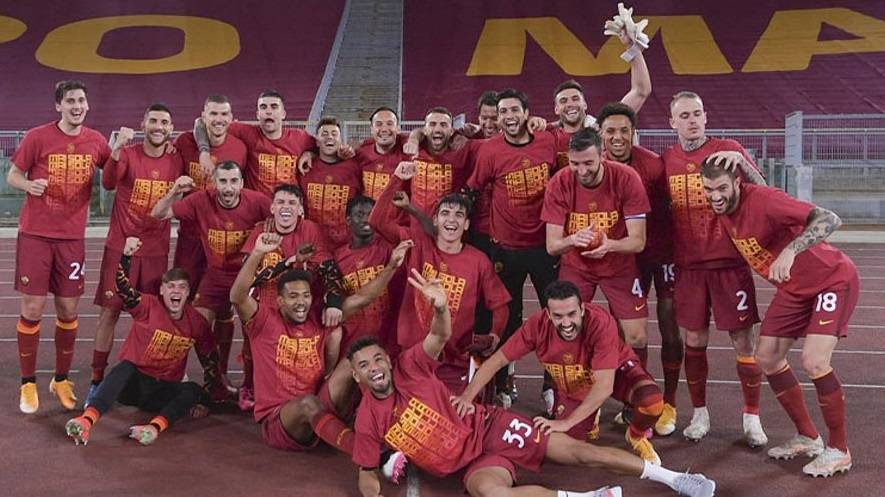 UEFA представил трофей Лиги Конференций