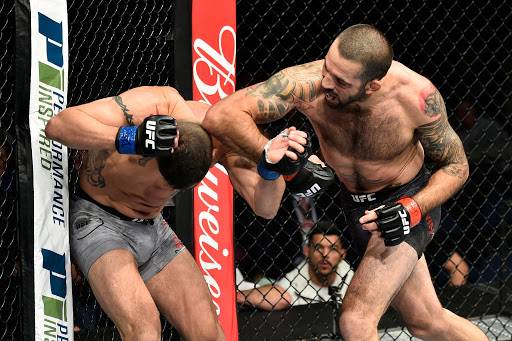 «Локоть из ада» от Мэтта Брауна. Один из самых ужаснейших нокаутов за всю историю UFC