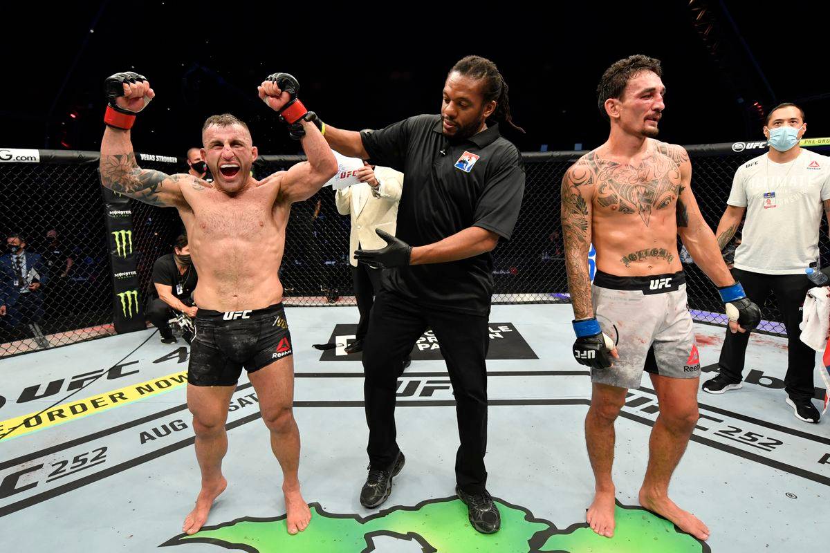 UFC, готовь контракт. Волкановски намерен провести трилогию с Холловэем