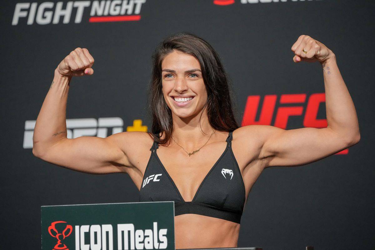Стал известен файткард турнира UFC Fight Night 224: Маккензи Дерн – Анджела Хилл