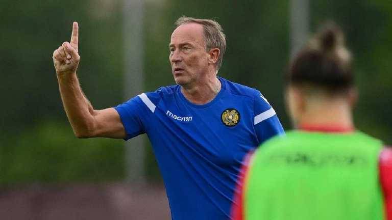 Петраков не выигрывает 5 матчей подряд во главе сборной Армении