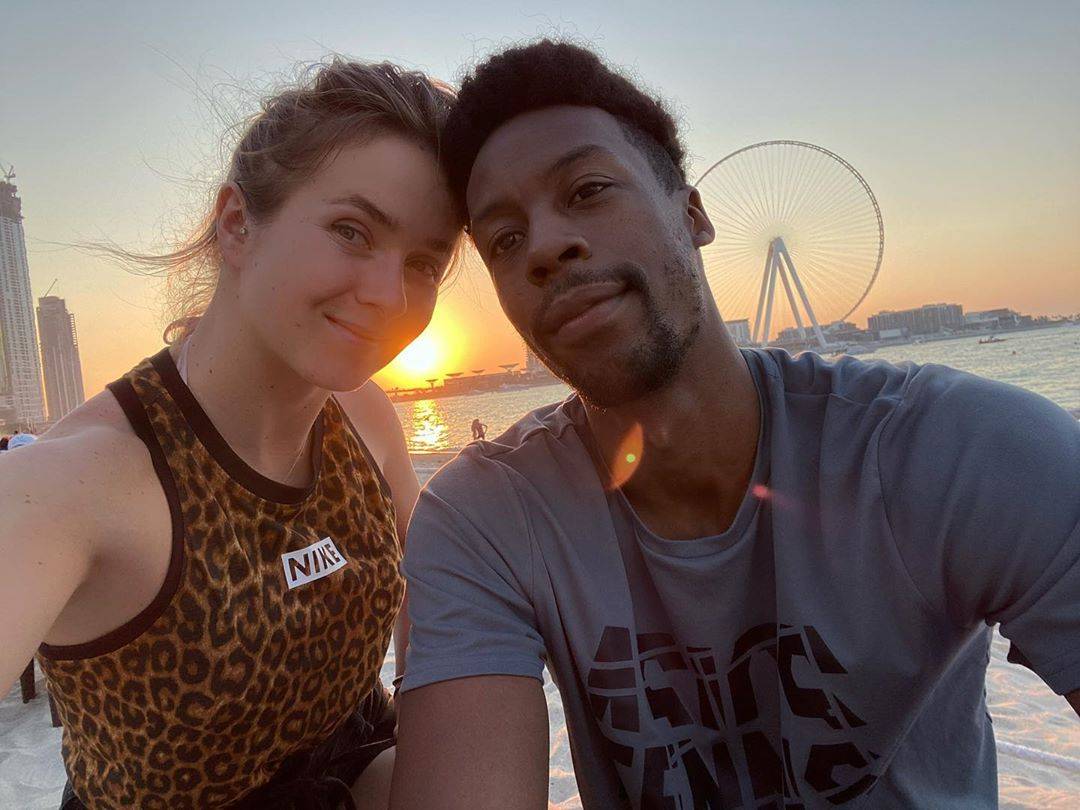 Персидский залив и Свитолина в коротеньких шортах. А что еще нужно Монфису для счастья?