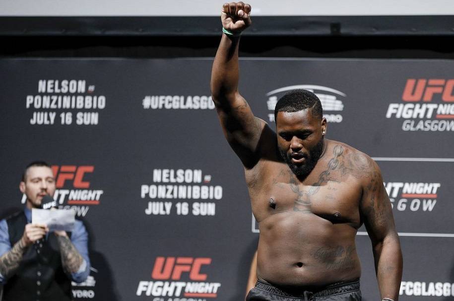 Из UFC за отказ от поединка уволили топового тяжеловеса