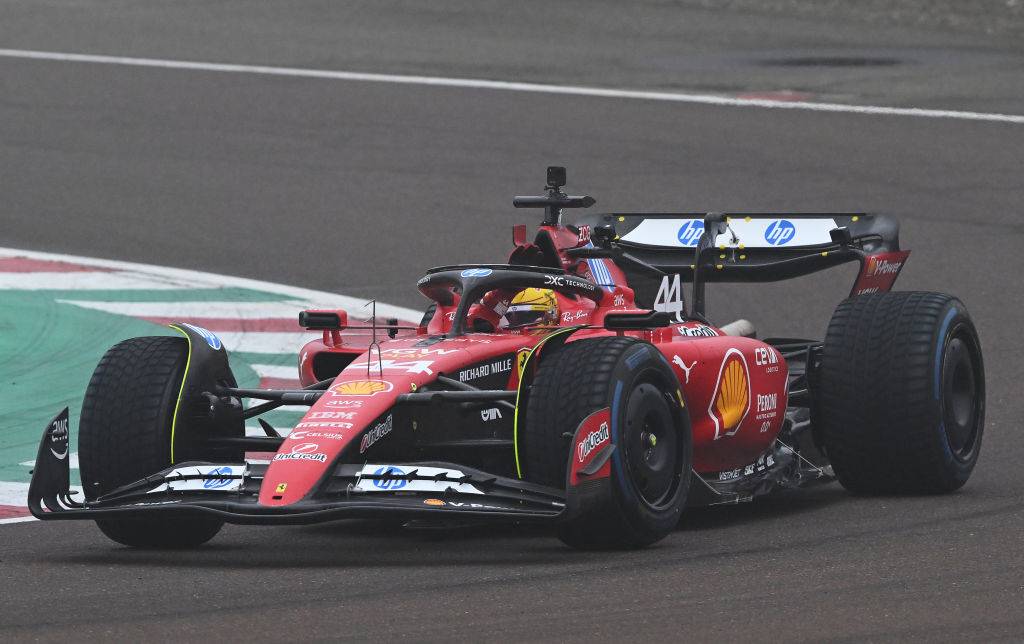 Леклер: «Хемілтон проїжджає свої перші кола за кермом Ferrari»