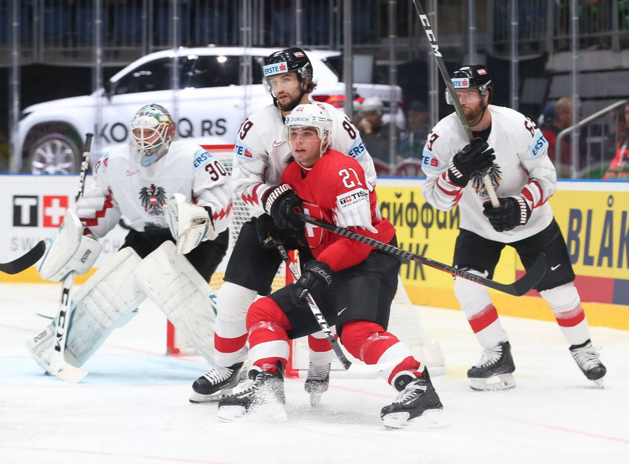 Швейцарцы разобрались с Австрией и вышли на первое место в группе В
