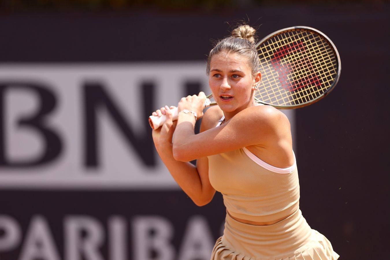 Костюк не смогла обыграть Остапенко и выйти в полуфинал турнира WTA 500 в Аделаиде