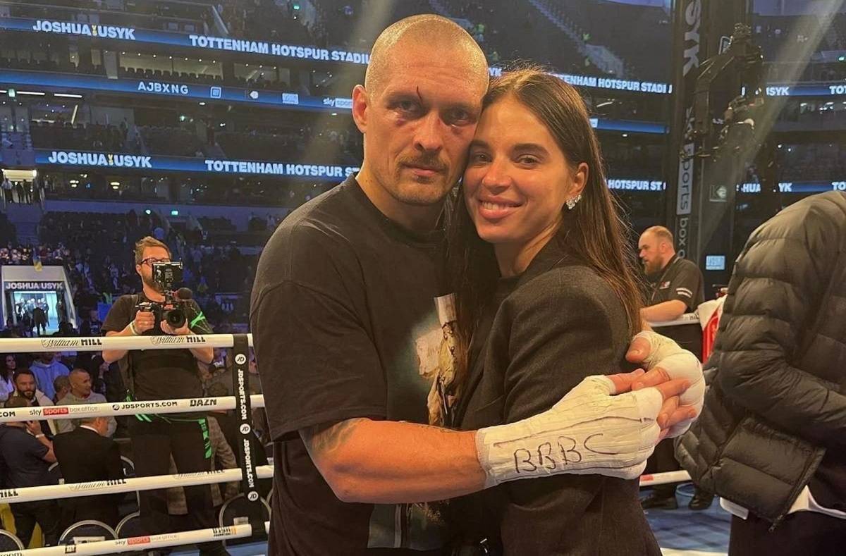 Супруга Усика рассказала, почему Александр не отвечал на вопрос «чей Крым?»