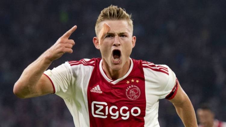 Де Лигт отказался от перехода в «Манчестер Юнайтед» 