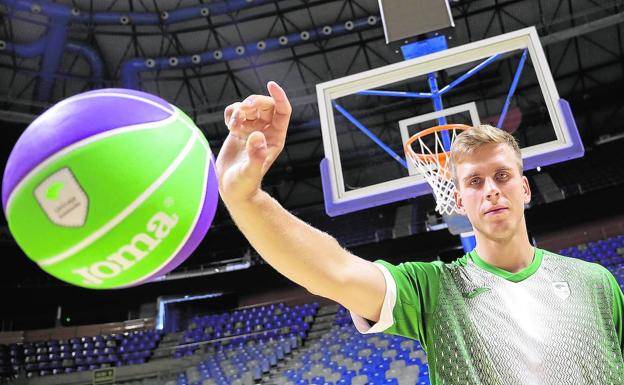 Бигмэн сборной Украины приступает к тренировкам с испанским клубом