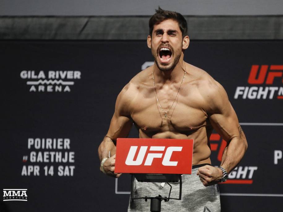 UFC разорвала контракты с 11 бойцами