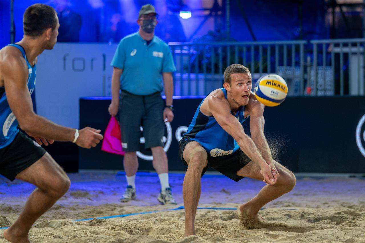 Попов і Омелянчик вилетіли з чемпіонату Європи, але наостанок показали зуби