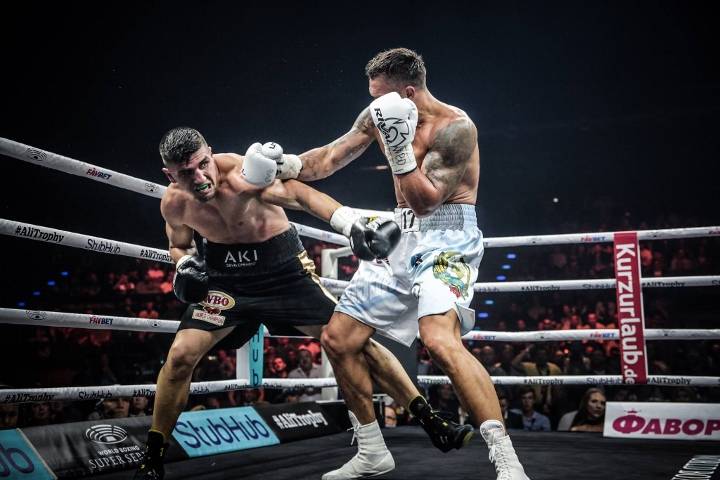 Початок шляху до абсолютного чемпіонства. Рівно 5 років тому Усик достроковою перемогою стартував у WBSS
