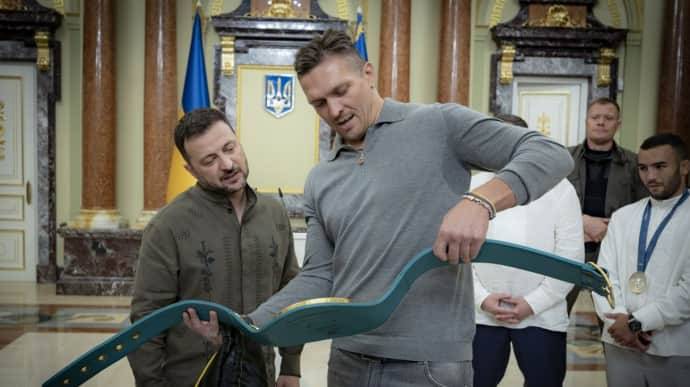 Зеленський перед Новим роком зустрівся з Усиком
