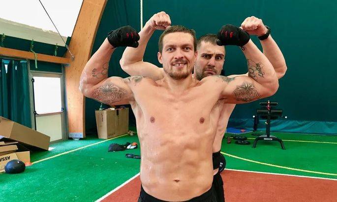 Гвоздик і Усик на природі відзначають перемогу над Джошуа