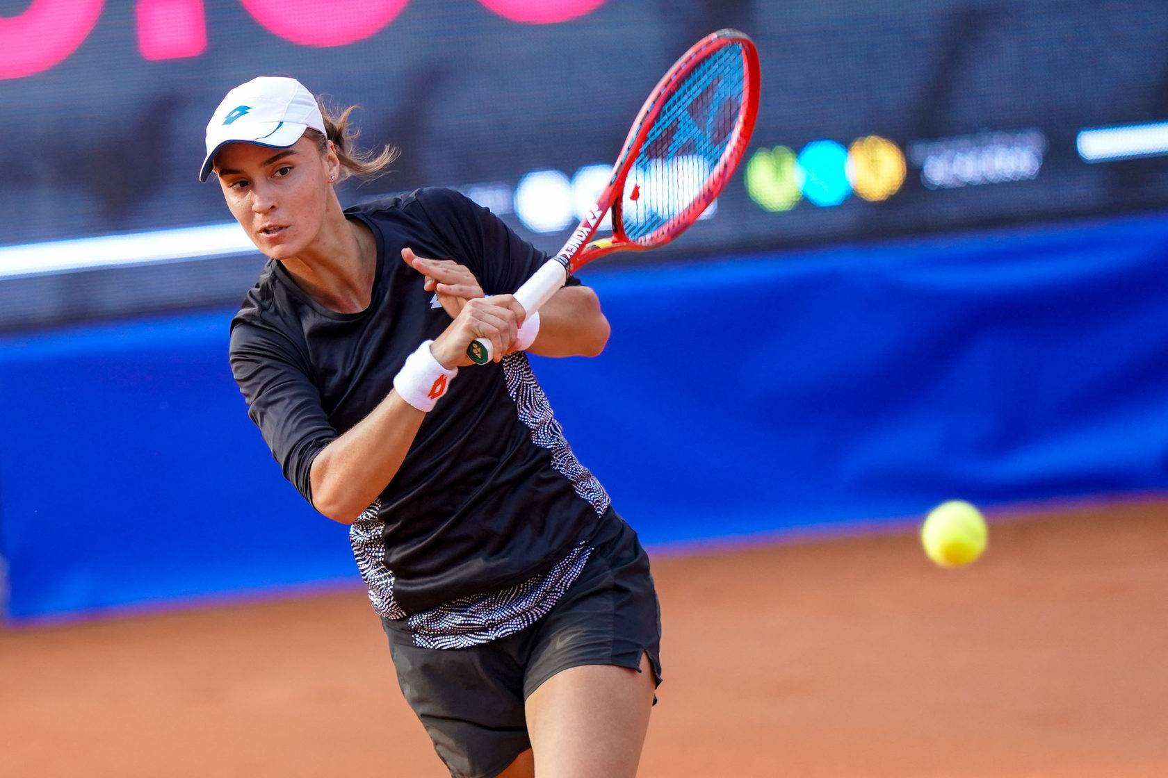 Калініна сенсаційно обіграла Кербер в першому колі Roland Garros