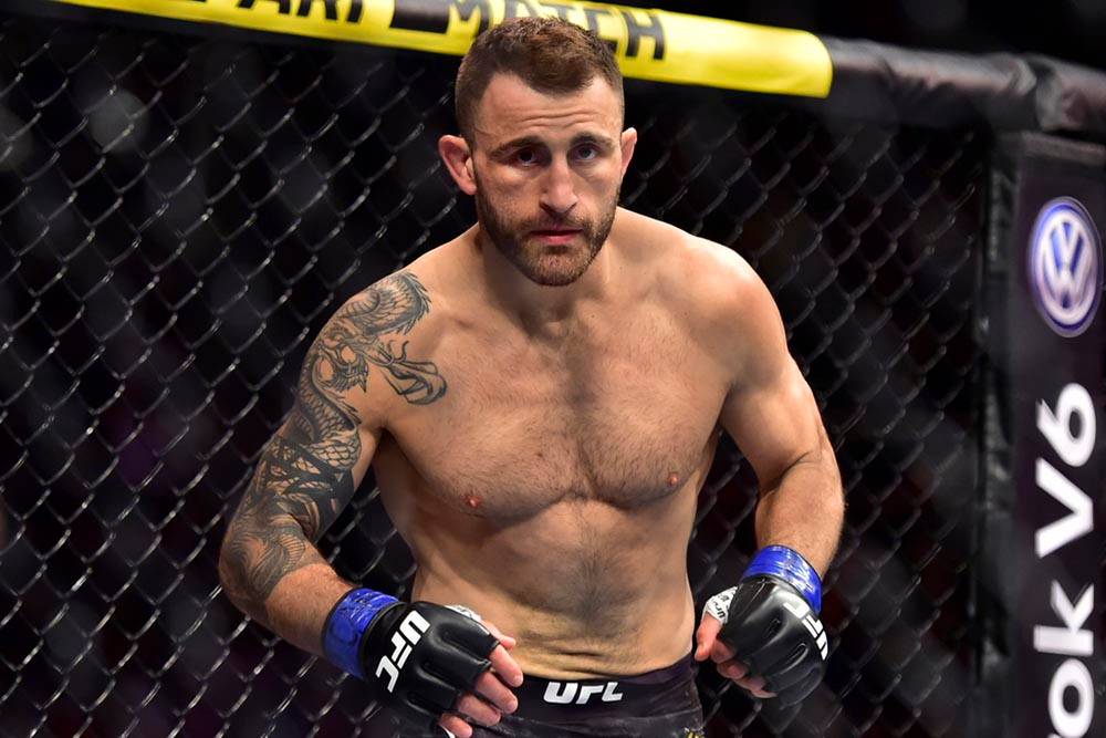 Волкановски сняли из самолета и госпитализировали в Чили