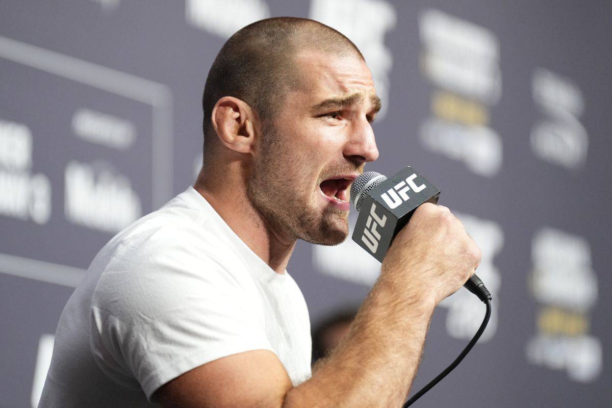 Ексчемпіон UFC Стрікленд заявив про любов до Росії та страх туди їхати