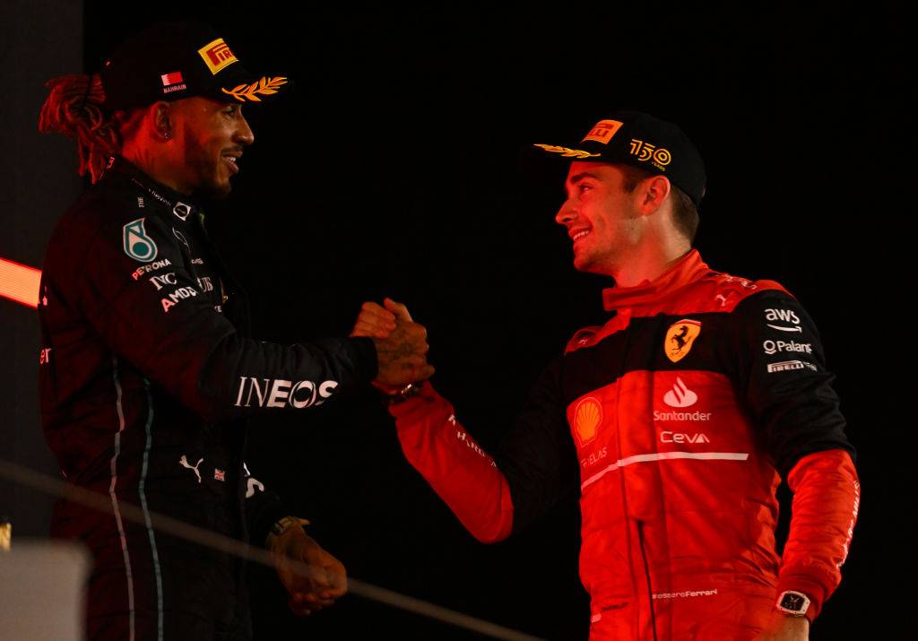 Формула-1 опублікувала постер з Леклером та Хемілтоном у комбінезоні Ferrari
