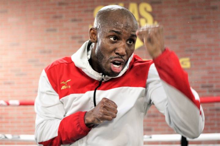 WBC назначила поединок между экс-чемпионами мира за временный титул в полусреднем весе
