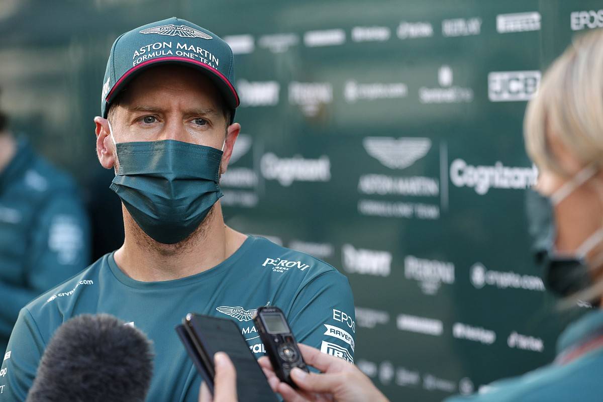 Феттель: «Мік Шумахер допомагає Haas рухатися вперед»