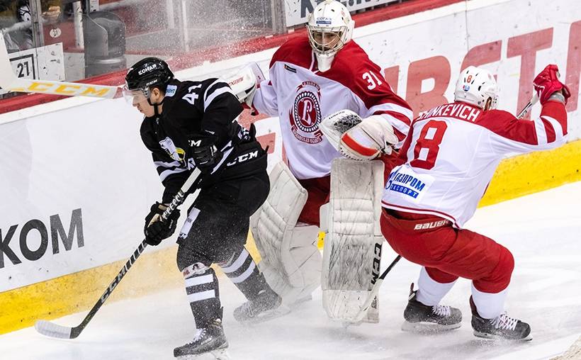 Гол вратаря принес «Витязю» победу над «Трактором», «Локомотив» продлил серию побед