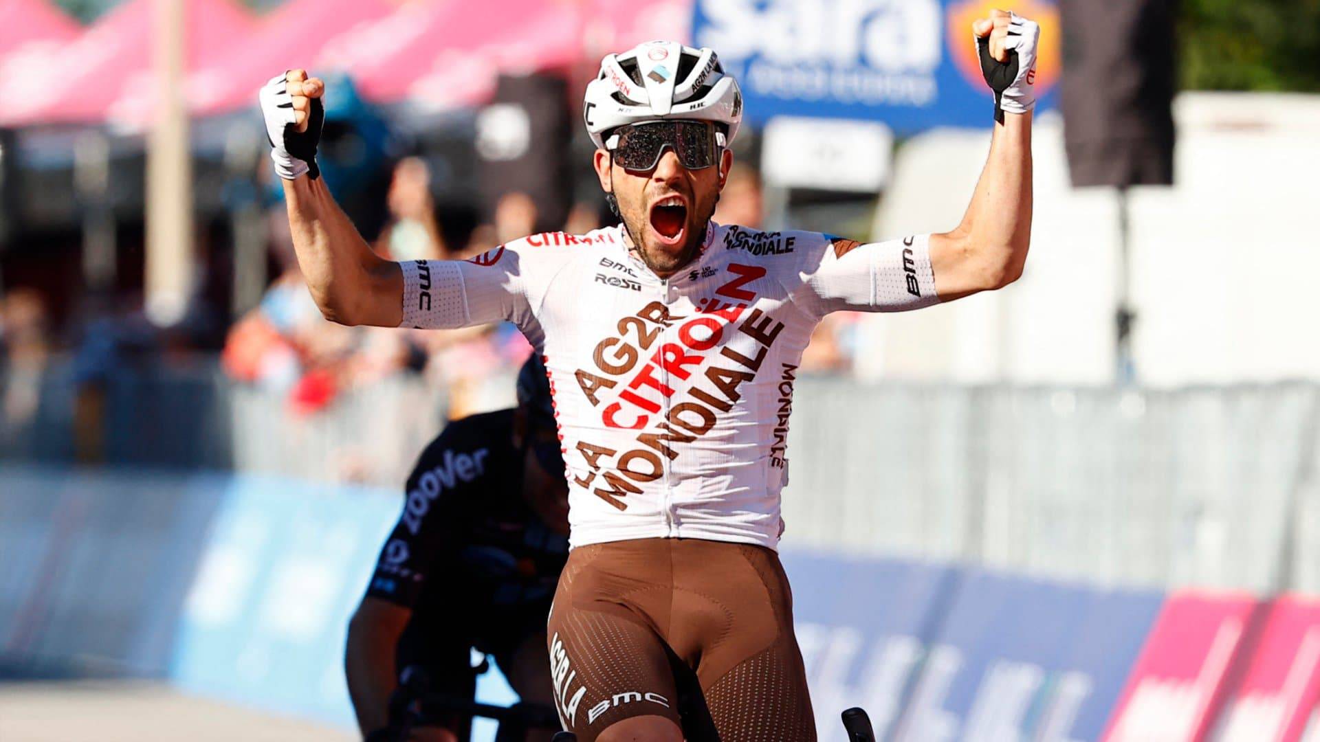 Giro d`Italia. Вендрам переміг на 12-му етапі, Пономарь вдруге потрапив в топ-70