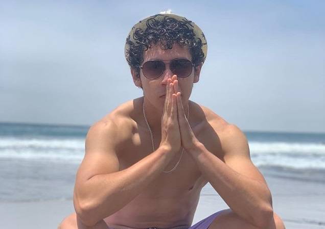 Мама будет не в восторге. Прыгун решил провести тренировку дома и разбил вазон