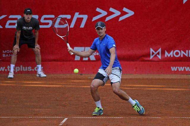 Молчанов проиграл на старте парного турнира в Германии