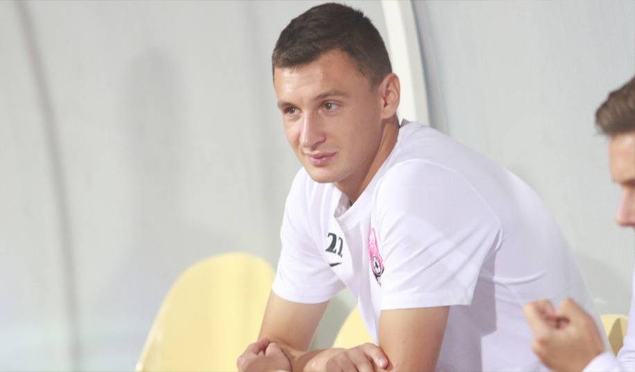 Хавбек « Зарі » розповів, що тримає гравців в луганському клубі