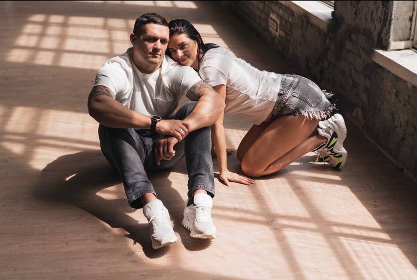 Жена Усика высмеяла нищих россиян