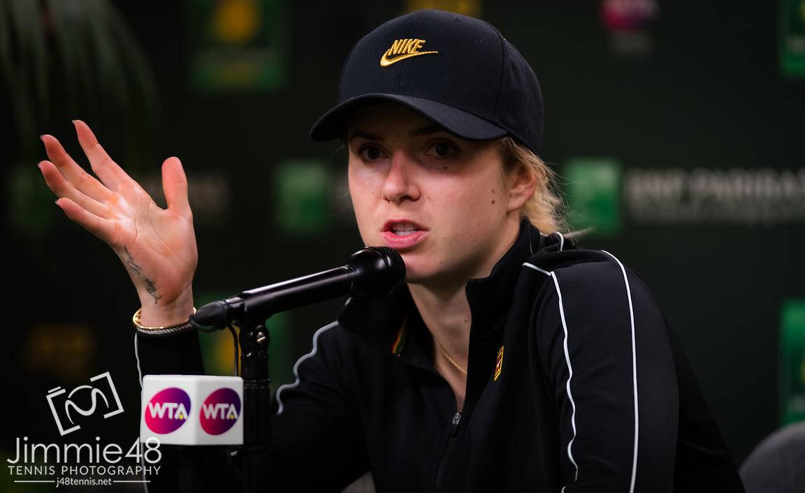 Полицейские ворвались в номер Свитолиной в отеле и наставили на нее оружие