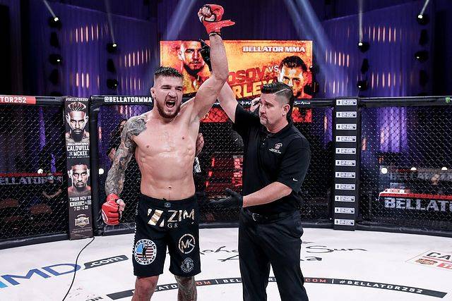 Чемпіон WWFC: « У Амосова борцівська і ударна техніка на вищому рівні, він візьме титул чемпіона »