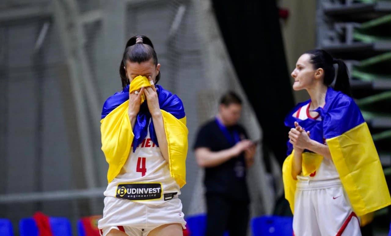 Жіночий « Прометей » провів патріотичну акцію перед матчем Єврокубка