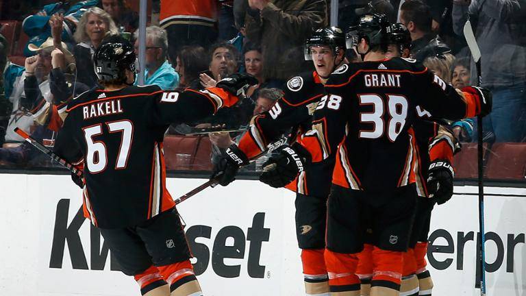 «Сан-Хосе» потерпел пятое поражение подряд, уступив в овертайме «Анахайму»