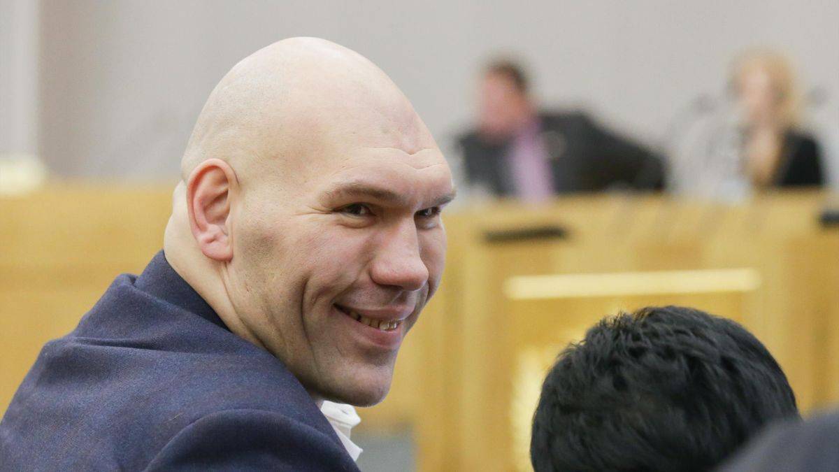 « Знаєте, який гуркіт був? » Російський боксер розповів, як Валуєва вирубали під час спарингу